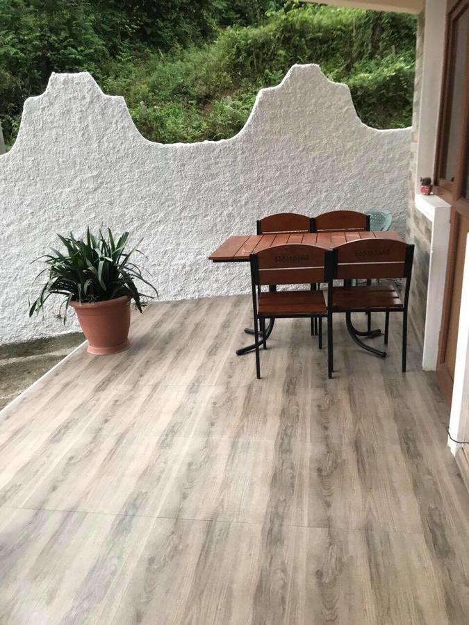 Lela'S Guest House Batumi Exterior photo