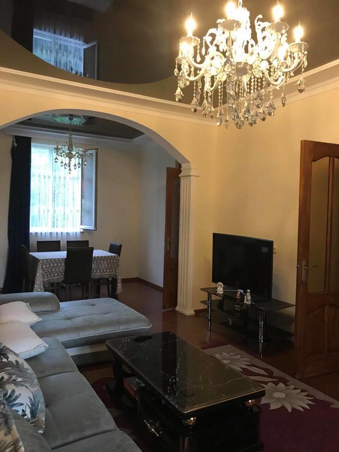 Lela'S Guest House Batumi Exterior photo